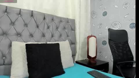 Luna Eva online show from October 2025 01:45:02 PM