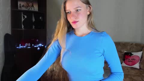 luna_evan online show from December 2024 07:10:01 AM