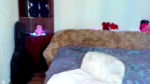 luna_evan online show from January 2025 11:17:01 AM