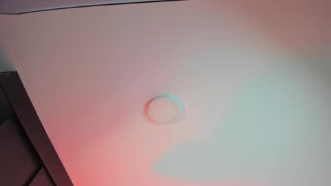 Snapshot of luna_gonzalez_ chatting on December 2025 11:36:02 PM LUNA online show from December 2025 11:36:02 PM