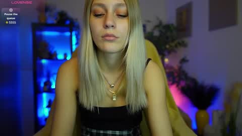 luna_grace18 online show from March 2026 01:45:01 PM