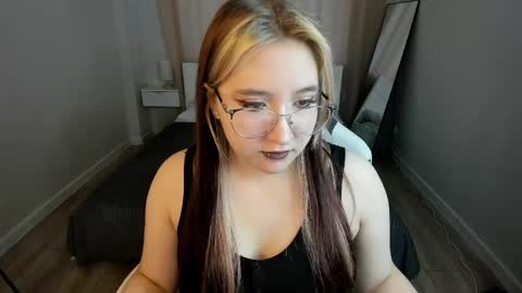 Luna Host online show from April 2026 02:23:01 AM