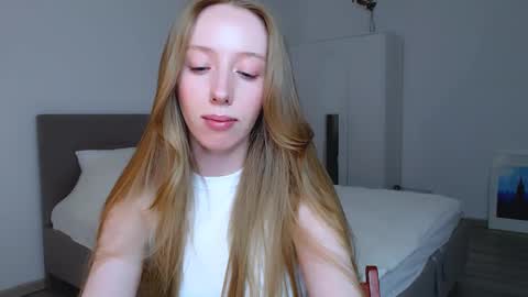 Luna online show from December 2024 02:01:02 AM