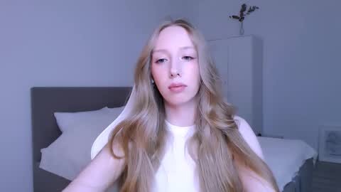 Luna online show from December 2025 09:19:02 PM