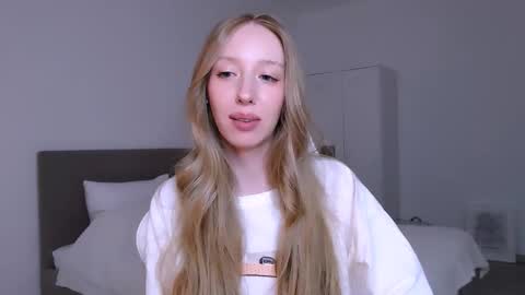 Luna online show from March 2026 10:38:01 PM