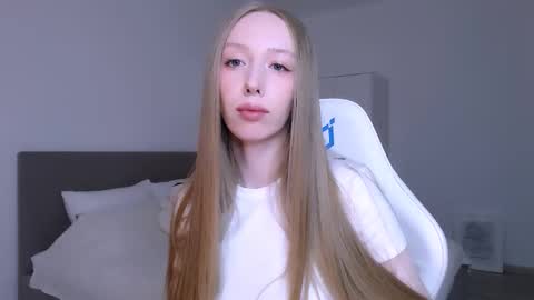 Luna online show from March 2026 09:07:01 PM