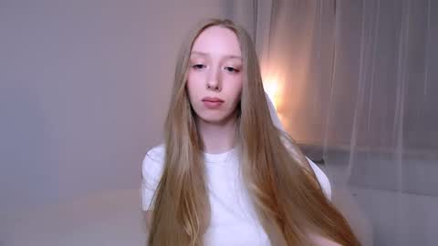 Luna online show from April 2026 09:18:02 PM