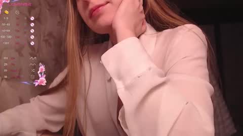 Luna online show from November 2025 08:41:02 PM