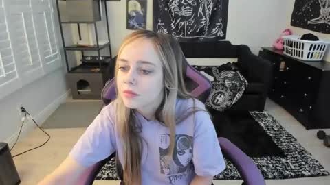 Luna online show from March 2026 05:32:01 PM