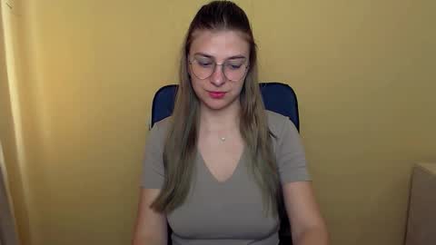 Luna online show from September 2025 12:53:01 PM