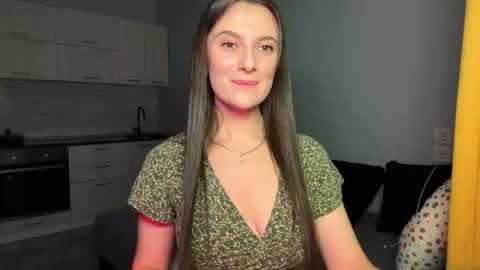 luna_raee online show from November 2025 02:07:02 PM