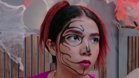 LUNA  online show from October 2025 01:14:01 PM