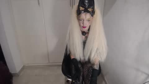 Luna online show from December 2024 11:13:01 AM