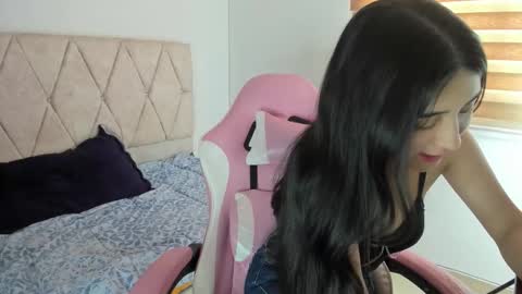 luna_roussee online show from October 2025 06:52:01 PM