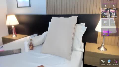 luna_sian online show from November 2025 11:54:01 AM