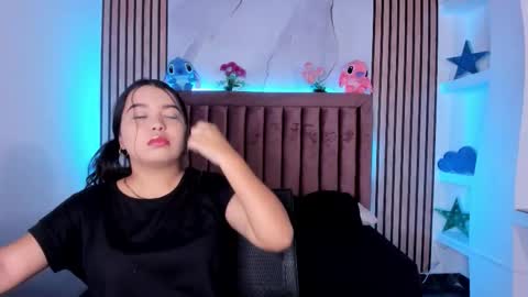 Luna  online show from November 2025 12:05:02 PM