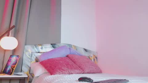 luna_valen online show from November 2025 08:19:02 PM