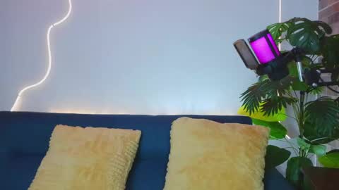 luna_valen online show from May 2026 04:30:02 AM
