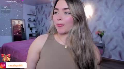  Luna online show from December 2025 02:52:01 AM