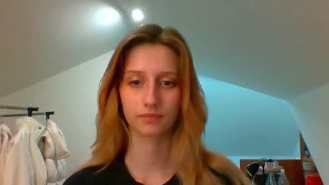 L U N A  online show from December 2024 05:48:01 PM