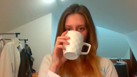 L U N A  online show from March 2025 03:40:02 PM