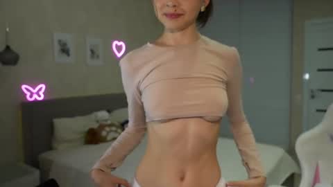 Snapshot of luna_yung chatting on July 2026 05:45:01 PM Sweet Luna online show from July 2026 05:45:01 PM