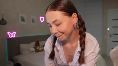 Snapshot of luna_yung chatting on July 2026 05:52:01 PM Sweet Luna online show from July 2026 05:52:01 PM