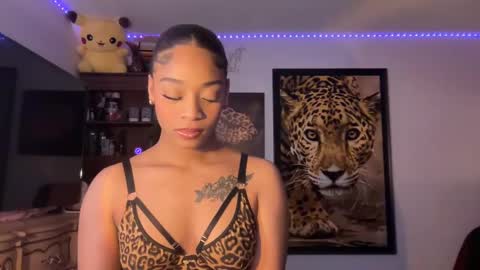 lunaa_11 online show from February 2025 08:17:02 AM