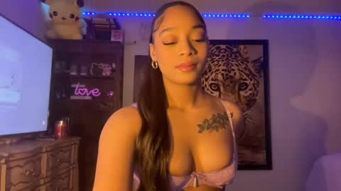 lunaa_11 online show from November 2025 08:27:02 PM