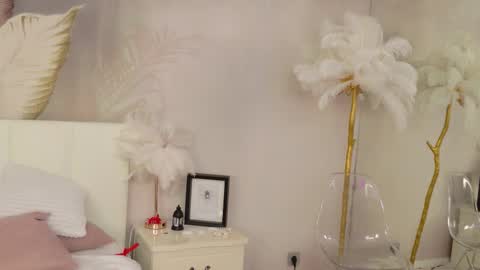 Snapshot of lunaa_baby_girl chatting on March 2026 07:15:01 AM Luna online show from March 2026 07:15:01 AM