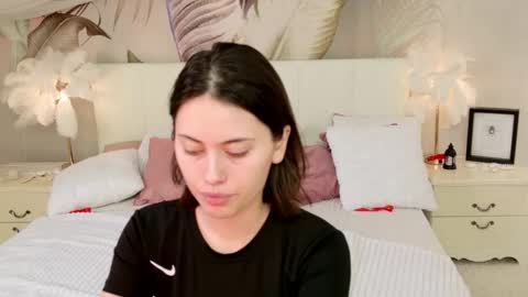 Luna online show from March 2026 02:06:02 PM