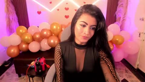 Luna  online show from April 2026 08:54:01 PM