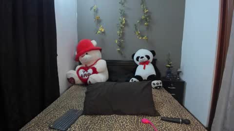 lunaa mayer online show from January 2025 02:32:01 AM