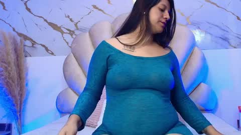 Snapshot of lunaa_rossee_ chatting on April 2026 12:17:01 PM Lunaa rossee online show from April 2026 12:17:01 PM