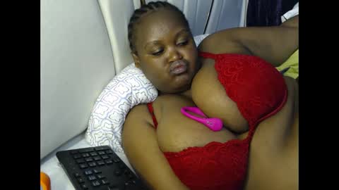 lunabloom01 online show from April 2026 04:52:01 PM