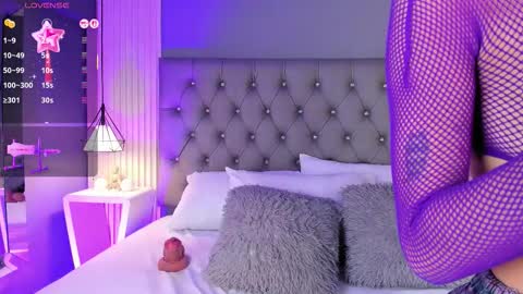 Luna  online show from February 2026 05:57:02 PM