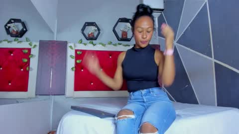 Snapshot of lunabroonks chatting on February 2026 08:25:02 PM Luna online show from February 2026 08:25:02 PM