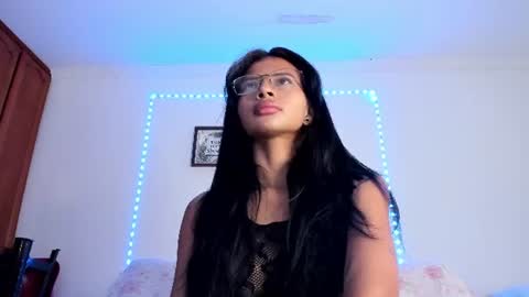 Snapshot of lunadolie chatting on June 2026 01:43:02 PM lunadolie online show from June 2026 01:43:02 PM