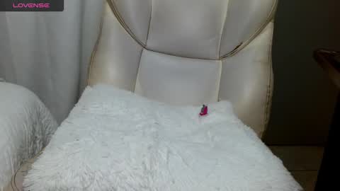 Snapshot of lunadread chatting on October 2025 05:16:01 AM Luna Dread online show from October 2025 05:16:01 AM