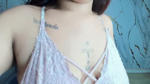 Lunafemme tf online show from March 2026 03:22:02 AM