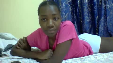 Snapshot of lunah_kitty chatting on April 2026 12:03:02 PM lunah_kitty online show from April 2026 12:03:02 PM