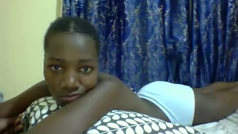 Snapshot of lunah_kitty chatting on April 2026 02:55:01 PM lunah_kitty online show from April 2026 02:55:01 PM