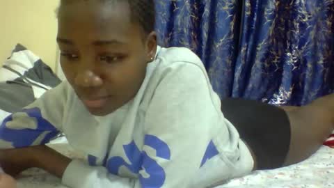 Snapshot of lunah_kitty chatting on April 2026 06:09:01 PM lunah_kitty online show from April 2026 06:09:01 PM