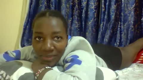 Snapshot of lunah_kitty chatting on April 2026 09:39:33 PM lunah_kitty online show from April 2026 09:39:33 PM