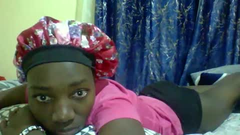 Snapshot of lunah_kitty chatting on May 2026 10:10:01 AM lunah_kitty online show from May 2026 10:10:01 AM