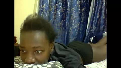 Snapshot of lunah_kitty chatting on May 2026 10:42:02 AM lunah_kitty online show from May 2026 10:42:02 AM