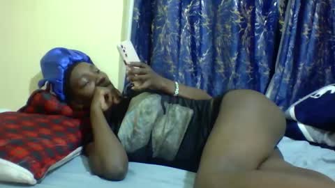 Snapshot of lunah_kitty chatting on May 2026 06:04:01 PM lunah_kitty online show from May 2026 06:04:01 PM