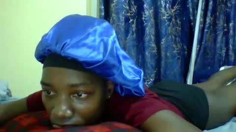Snapshot of lunah_kitty chatting on May 2026 07:49:02 AM lunah_kitty online show from May 2026 07:49:02 AM