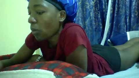 Snapshot of lunah_kitty chatting on May 2026 12:15:01 PM lunah_kitty online show from May 2026 12:15:01 PM
