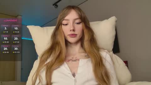 Luna online show from November 2025 12:43:01 AM